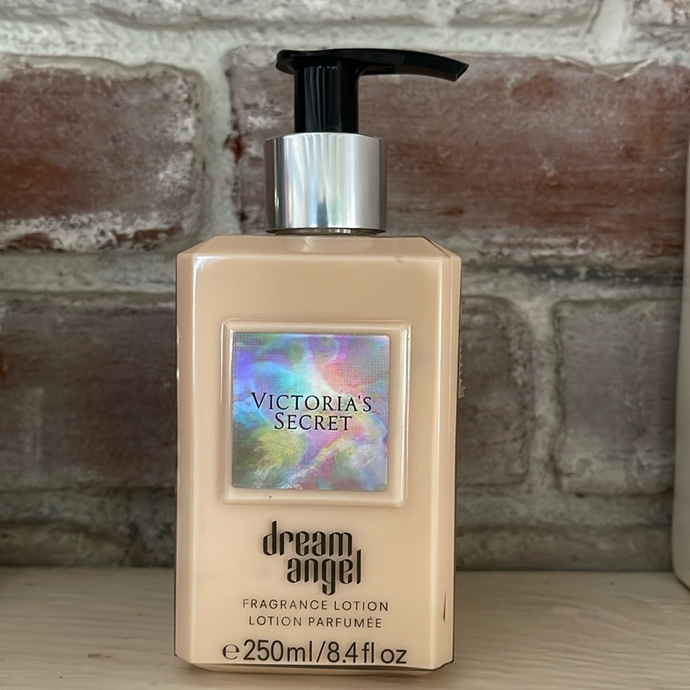NWT Victoria’s Secret dream angel Fragrance lotion-8.4 oz